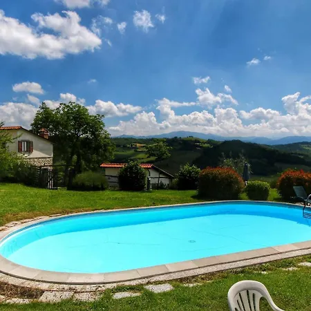 Modern In With Pool * Caprese Michelangelo